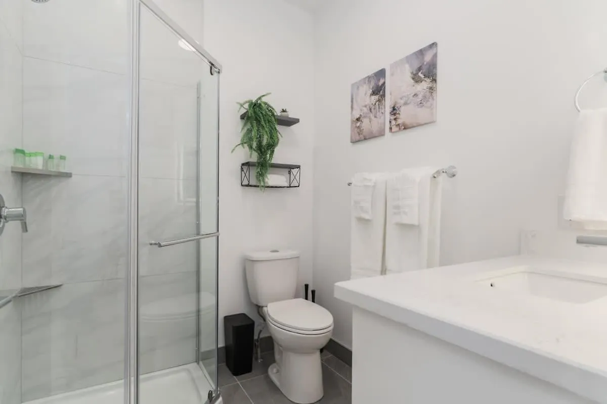 Hotel Spacious 3Br Suite For 10 W Patio Heart Of Toronto