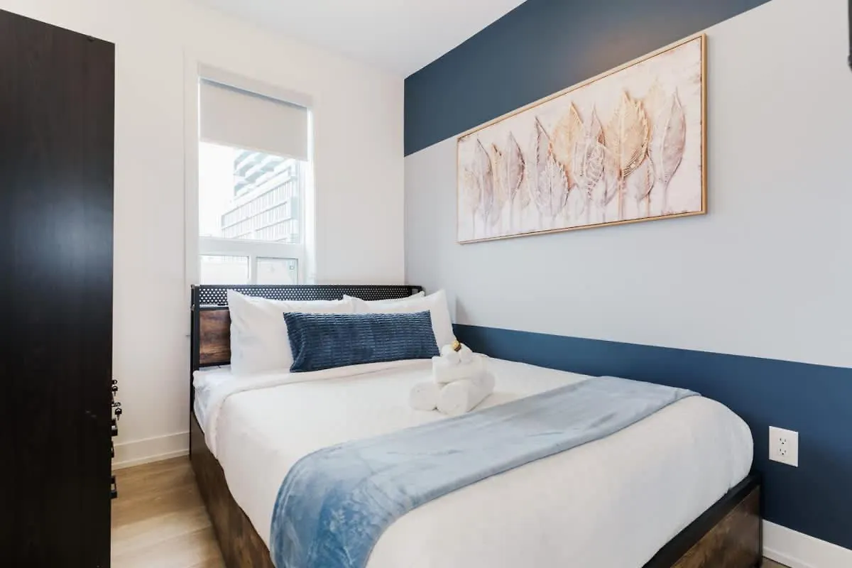 Spacious 3Br Suite For 10 W Patio Heart Of Toronto 0*,  Canada