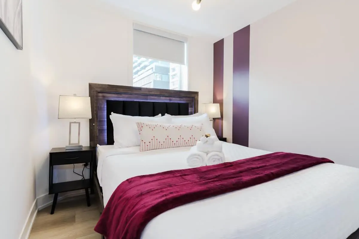 Spacious 3Br Suite For 10 W Patio Heart Of Toronto 0*,
