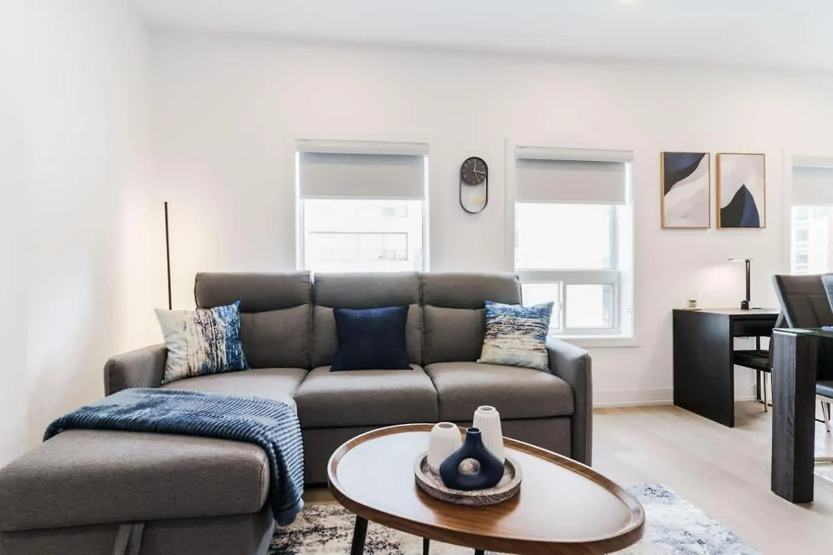 Spacious 3Br Suite For 10 W Patio Heart Of Toronto Canada
