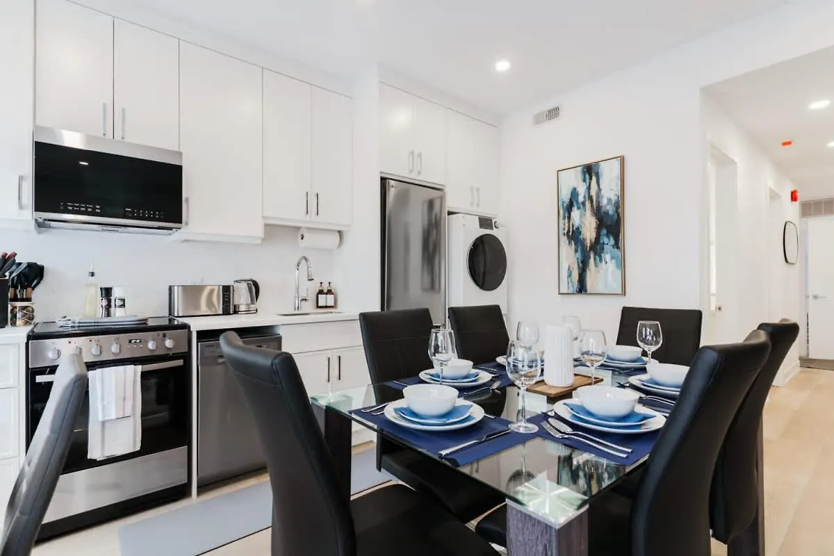 Spacious 3Br Suite For 10 W Patio Heart Of Toronto 0*,  Canada