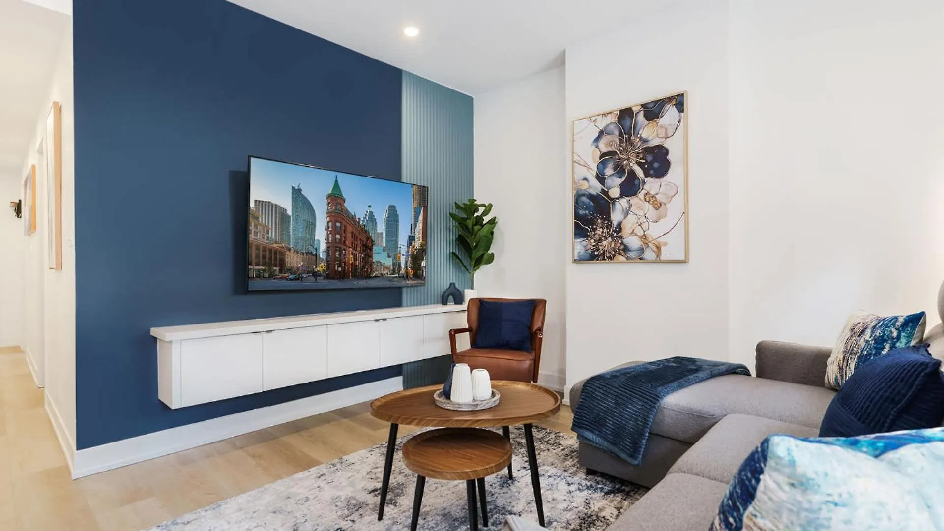 Hotel Spacious 3Br Suite For 10 W Patio Heart Of Toronto Canada